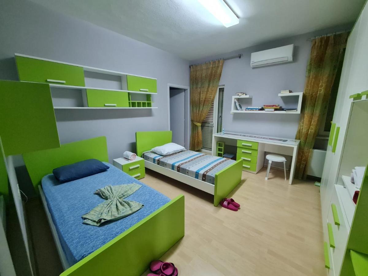 Et Apartaments Tirana Buitenkant foto