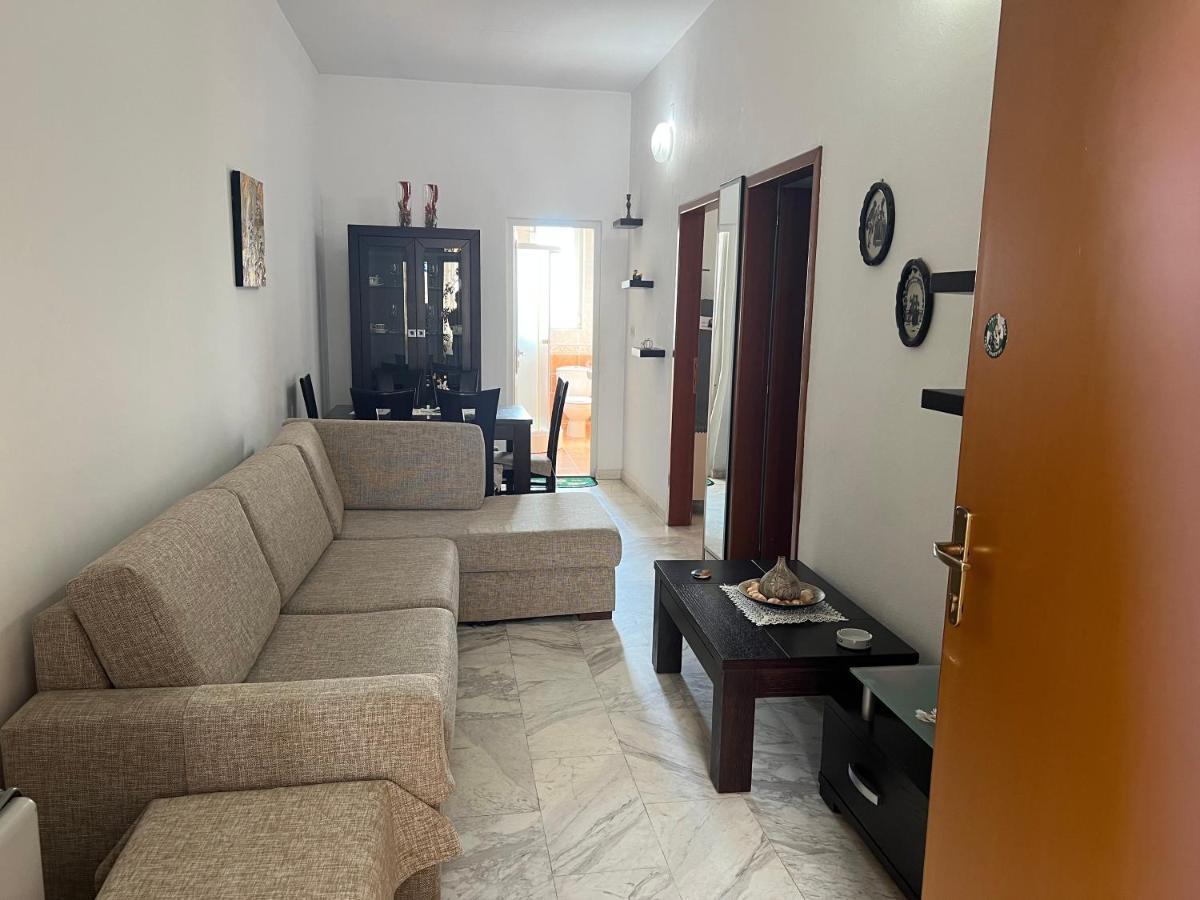 Et Apartaments Tirana Buitenkant foto