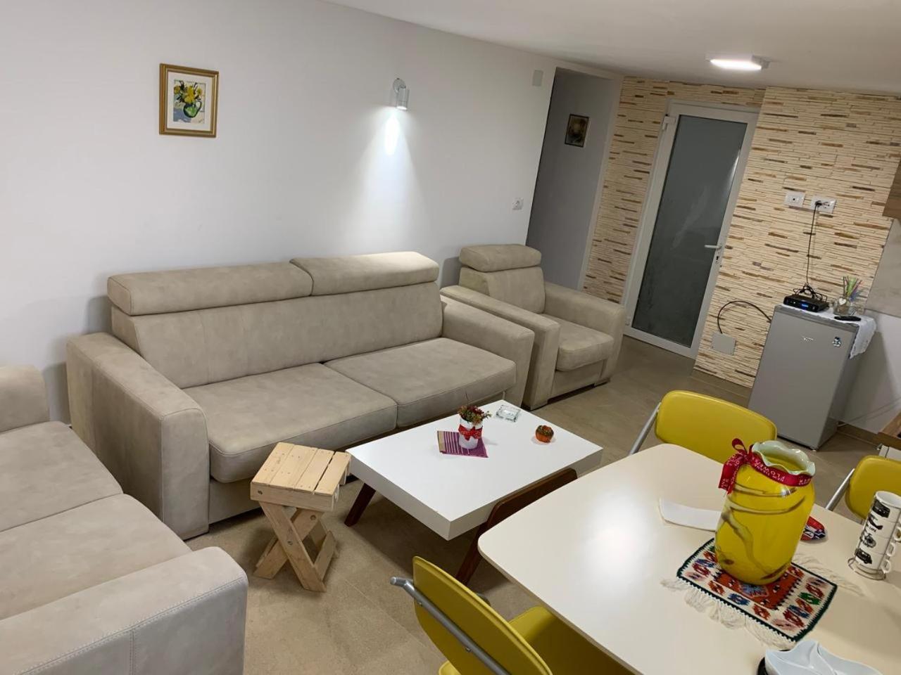 Et Apartaments Tirana Buitenkant foto